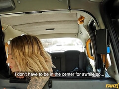 デカパイ, フェラチオ, ブーツ, 車, ドレス, ヨーロピアン, アウトドア, タトゥー