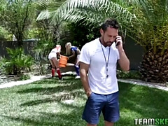 Sperma in gezicht, Hd, Buiten, Douche, Kousen, Tatoeage, Tiener, Trio