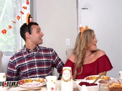 デカ尻, デカパイ, カップル, 家族, 彼女, 剃毛, タトゥー, 三人