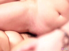 69, ぽっちゃり, デカパイ, キス, 淫乱熟女, 自然山雀, タトゥー, オッパイの