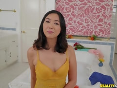 素人, アメリカ人, アジア人, お尻, 浴室, 自然山雀, オマンコ, ショートヘア