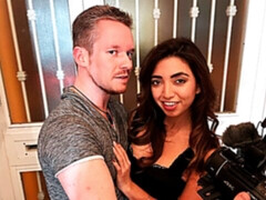 Grosser arsch, Blasen, Hundestellung, Handjob, Latina, Milf, Pov, Entkleiden