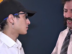 Anal, Lécher le cul, Sucer une bite, Homosexuelle, Branlette thaïlandaise, Maigrichonne, Tatouage