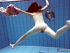 18 años, Hd, Pequeña, Piscina, Pelirrojo, Flaco, Adolescente, Bajo el agua