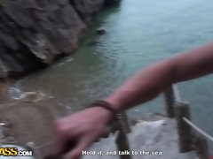 Брюнетки, На публике