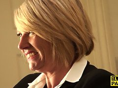 Cul, Blonde, Britannique, Plantureuse, Femme couguar, Tir de sperme, Mère que j'aimerais baiser, Jarretelles