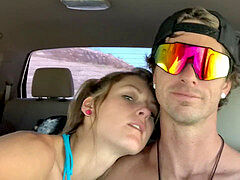 Enthousiasteling, Grote lul, Pijpbeurt, Stel, Sperma shot, Orgasme, Openbaar