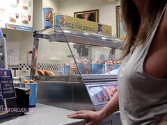 Amateur, Gros cul, Plantureuse, Exhib, Mère que j'aimerais baiser, Public, Maigrichonne, Nénés