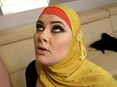 Amateur, Arabe, Gros cul, Grosse bite, Gros seins, Sucer une bite, En levrette, Argent