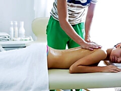 Arsch, Grosser schwanz, Braunhaarige, Massage, Natürlichen titten, Kurzes haar, Jungendliche (18+), Titten