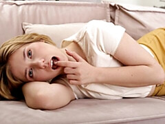 Leie, Grosse titten, Dildo, Fingern, Masturbation, Entkleiden, Jungendliche (18+), Spielzeuge