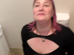 Enthousiasteling, Kreng, Sperma, Rijpe lesbienne, Moeder die ik wil neuken, Openbaar, Kut duiken, Toilet