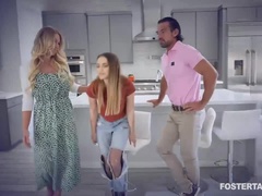 Rubia, Enorme, Lamidas, Mamá, Coño, Madrastra, Tetas, Tren