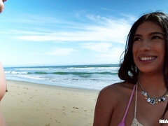 Жопа, Пляж, Минет, Брюнетки, Поцелуи, Латиноамериканки, Пирсинг, Тату
