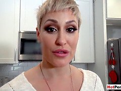 Gros cul, Grosse bite, Gros seins, Blonde, Sucer une bite, Femme couguar, Mère que j'aimerais baiser, Belle mère