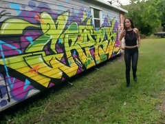 Sucer une bite, Brunette brune, En levrette, Hd, Seins naturels, De plein air, Chevaucher, Tatouage