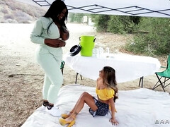 Asiático, Tetas grandes, Tetona, Ébano, Al aire libre, Coño, Afeitado, Tetas