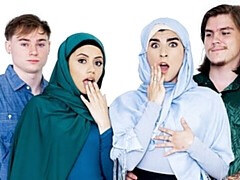 18 jaar, Arabisch, Grote kont, Pijpbeurt, Hondjeshouding, Natuurlijke tieten, Tiener, Tieten likken