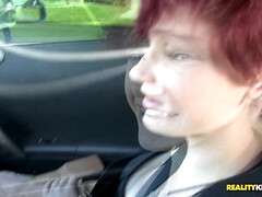Sucer une bite, Tir de sperme, Faciale, Masturbation, Piercing, Rousse roux, Cheveux courts, Maigrichonne