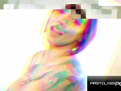 Grosse bite, Gros seins, Sucer une bite, Tir de sperme, Pov, Rousse roux, Tatouage, Nénés