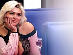 Amateur, Gros cul, Gros seins, Blonde, Doigter, Masturbation, Solo, Dénudage