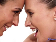 69, Salle de bains, Gros seins, Noire, Tchèque, Embrassement, Seins naturels, Chaussettes