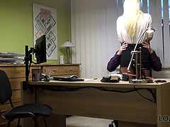 お尻, ブロンド, エロ熟女, チェコ, シゴき, 淫乱熟女, ハメ撮り, 義母