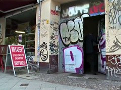 Griff in den Kaefig nach Feierabend