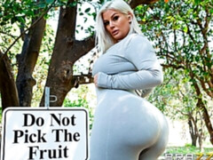 Enthousiasteling, Grote kont, Grote lul, Grote mammen, Blond, Pijpbeurt, Hondjeshouding, Moeder die ik wil neuken