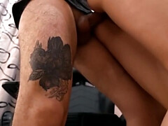 Enthousiasteling, Blond, Diep in de keel, Sperma in gezicht, Gezichtspunt, Russisch, Tatoeage, Tieten likken