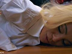 In den arsch, Grosse titten, Blasen, Handjob, Hardcore, Reif, Milf, Jungendliche (18+)