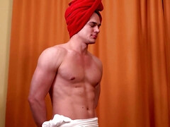 Leie, Blasen, Braunhaarige, Hardcore, Orgie, Flotter dreier