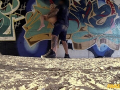 Lamer culo, Mamada, Corridas faciales, Lamidas, Masturbación, Al aire libre, Policía, Coño