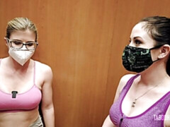 Gros cul, Sucer une bite, Brunette brune, En levrette, Hard, Seins naturels, Pov, Nénés