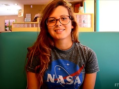 Anal, Bailar, Fetiche, Masturbación, Orgasmo, Público, Solo, Juguetes