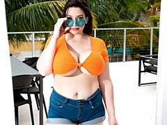 Schlafzimmer, Grosser arsch, Grosse titten, Nackt, Kurzes haar, Solo, Entkleiden, Spielzeuge