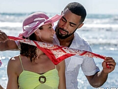 Slaapkamer, Grote kont, Pijpbeurt, Hondjeshouding, Natuurlijke tieten, Kort haar, Tiener, Tieten likken