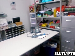 Gros cul, Grosse bite, Gros seins, Doigter, Bureau, Chatte, Rousse roux, Nénés