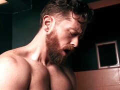 Grote lul, Pijpbeurt, Bruinharig, Hondjeshouding, Hardcore, Naakt, Shemale, Tieten likken