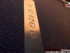 In den arsch, Grosse titten, Deutsch, Hd, Milf, Natürlichen titten, Kurzes haar, Ablutschen