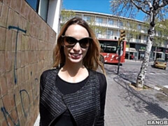 Grosser arsch, Grosser schwanz, Blasen, Hundestellung, Geld, Im freien, Dürr, Titten