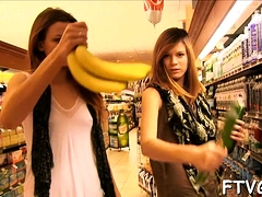 Poilue, Lesbienne, De plein air, Softcore, Adolescente