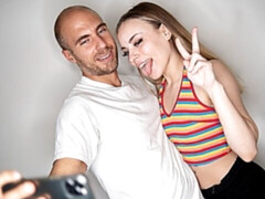 Enthousiasteling, Grote lul, Pijpbeurt, Natuurlijke tieten, Klein, Mager, Tatoeage, Tiener