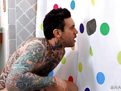 Salle de bains, Gros cul, Gros seins, Sucer une bite, Trou de la gloire, Hard, Orgasme, Douche