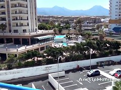 Француженки, На публике, Подглядывание