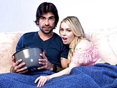 18 jaar, Grote kont, Grote lul, Blond, Hondjeshouding, Natuurlijke tieten, Tiener, Tieten likken