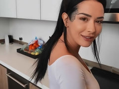 Tetas grandes, Mamada, Morena, Estilo perrito, Pajear, Cocina, Madres para coger, Tatuaje