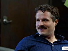 Anal, Lécher le cul, Grosse bite, Gros seins, Sucer une bite, Brunette brune, Homosexuelle, Tatouage