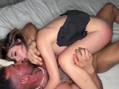Grote lul, Grote mammen, Sperma in mond, Latijnse vrouw, Kut duiken, Slet, Tatoeage, Nat