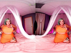Curvy cougar with big boobs VR porn